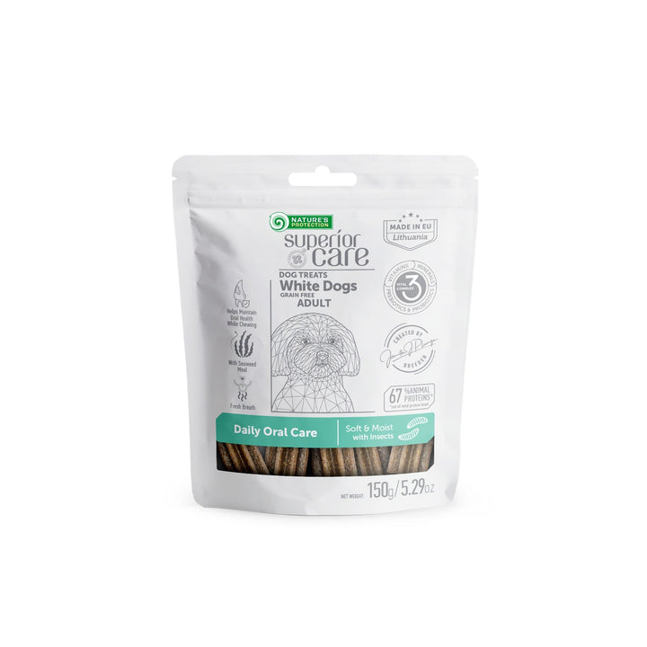 Nature's Protection Superior Care White Dogs is a premium food supplement with insect treats specifically designed to promote oral and dental health in adult dogs of all breeds - SuperiorCare.Pet